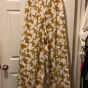 Lulu's Gold Floral Wide-Leg Pants